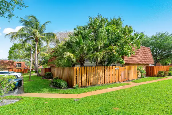 3400 Spanish Wells #52-a, Delray Beach, FL 33445