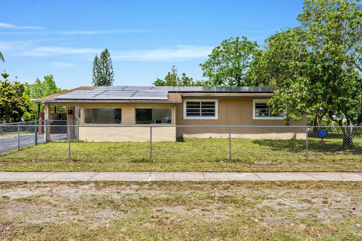 670 SW 29th Avenue, Fort Lauderdale, FL 33312 - #1