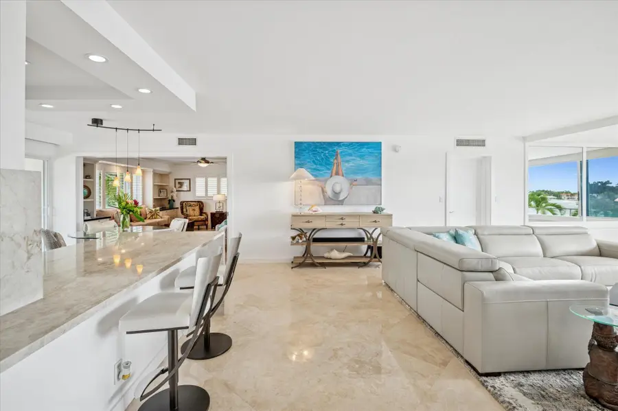 215 N Birch Road #A2, Fort Lauderdale, FL 33304 - #3