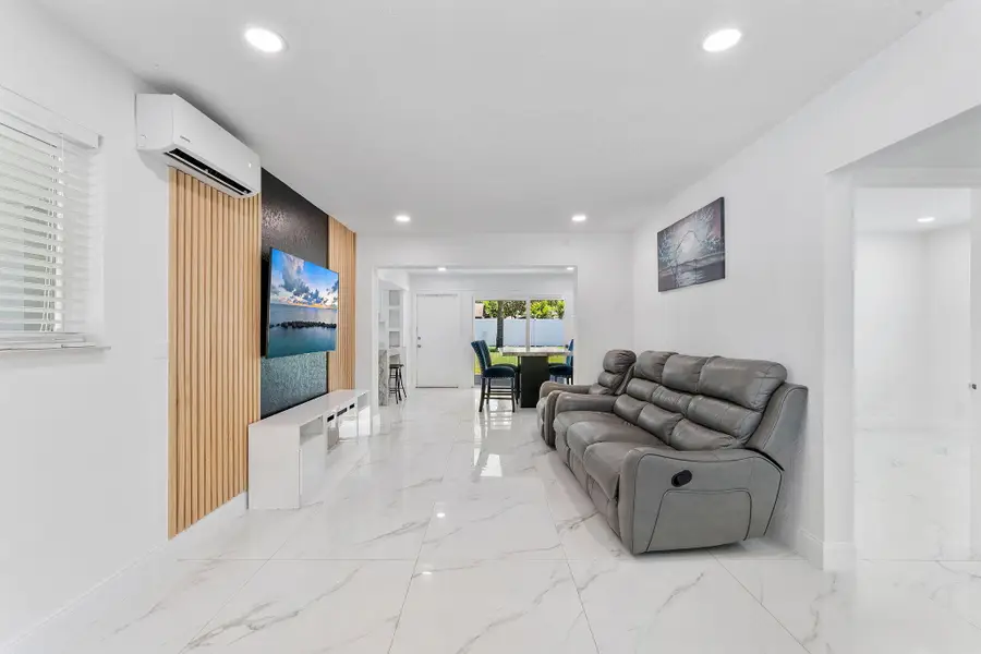 822 S C Street, Lake Worth Beach, FL 33460 - #3