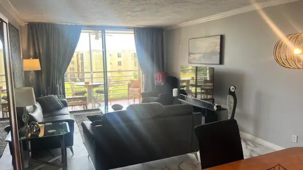 2871 Somerset Drive #414, Lauderdale Lakes, FL 33311