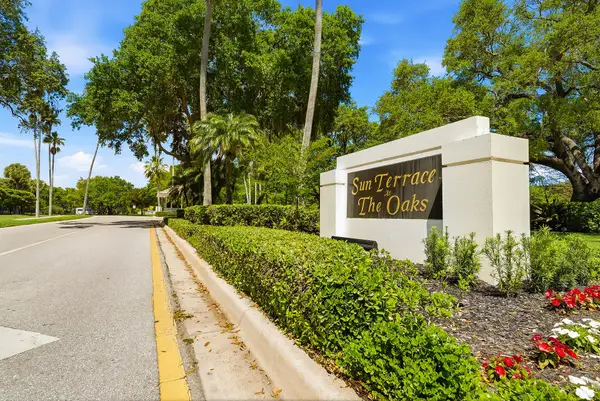 9502 Chapman Oak Court, Palm Beach Gardens, FL 33410