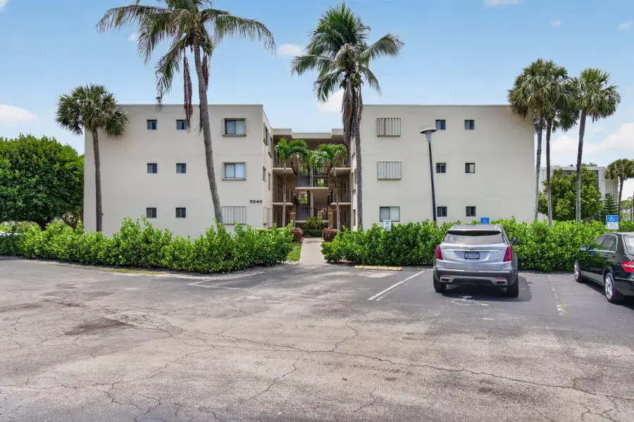 5430 Las Verdes Circle, Delray Beach, FL 33484 - #3