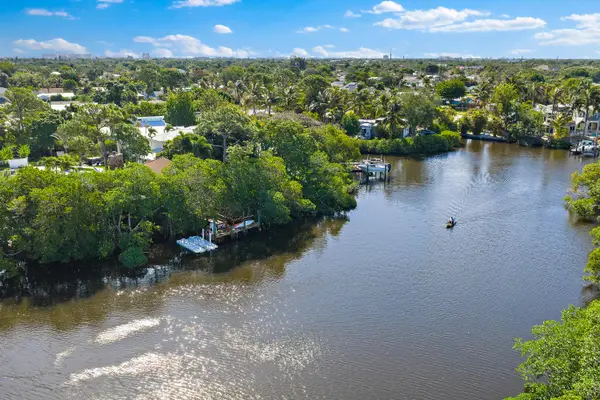 702 Warren Drive, Jupiter, FL 33458