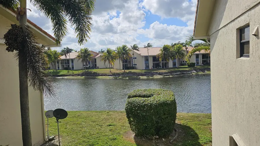 1517 Lake Crystal Drive #E, West Palm Beach, FL 33411 - #2