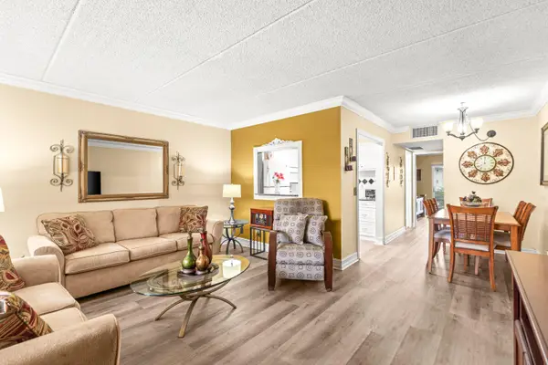 600 Village Green Court, Palm Springs, FL 33461