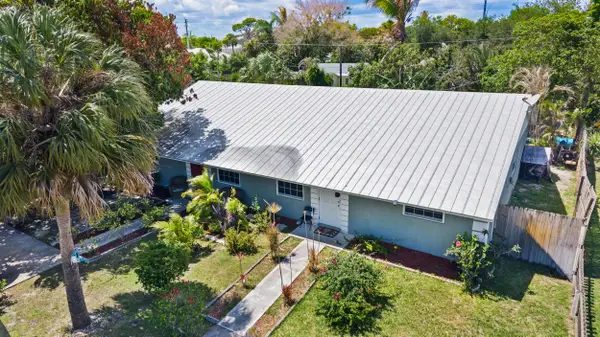 2705 SE Ellendale Street, Stuart, FL 34997