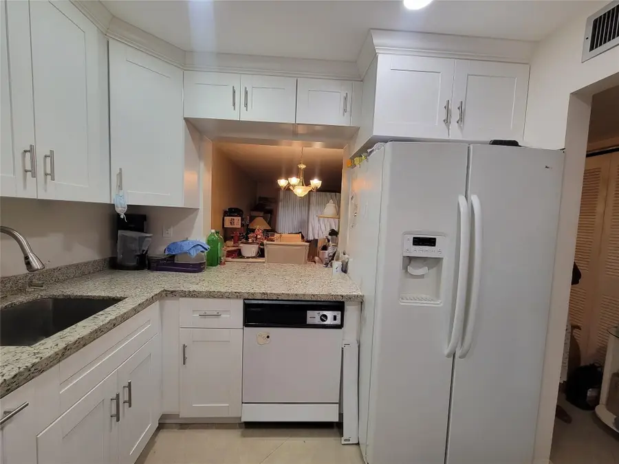 5945 Del Lago Circle, Sunrise, FL 33313 - #2