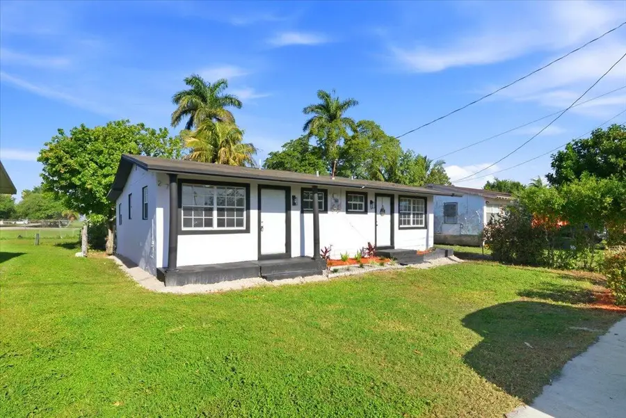 270 SW 10th Avenue, South Bay, FL 33493 - #2