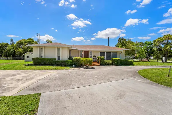 1675 E Breezy Lane, West Palm Beach, FL 33417