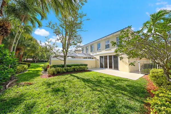 474 Capistrano Drive, Palm Beach Gardens, FL 33410