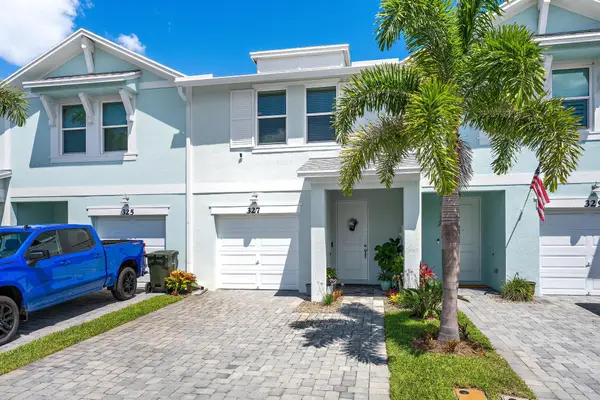 327 SE Halifax Lane, Stuart, FL 34994