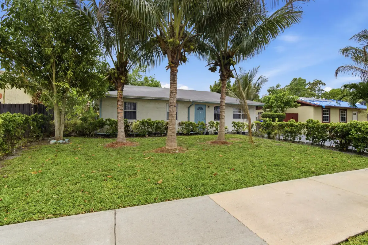 8230 SW 4th Place, North Lauderdale, FL 33068 - #1