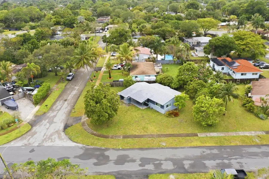 2421 SW 16th Street, Fort Lauderdale, FL 33312 - #2