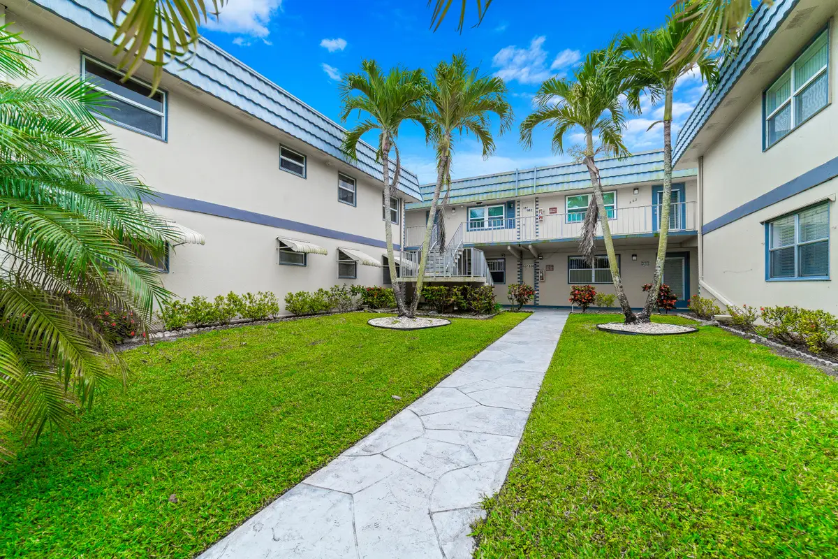 560 Brittany L, Delray Beach, FL 33446 - #1