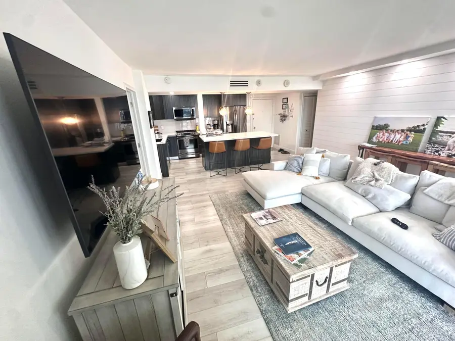 1 Las Olas Circle #1211, Fort Lauderdale, FL 33316 - #3