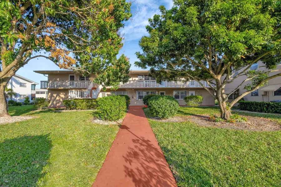 121 Bedford E, West Palm Beach, FL 33417 - #2