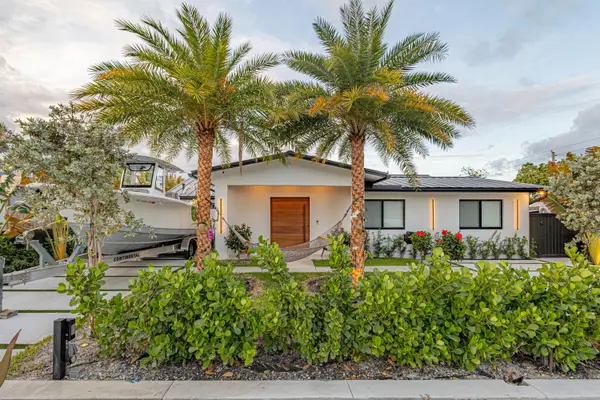 807 Hollywood Place, West Palm Beach, FL 33405