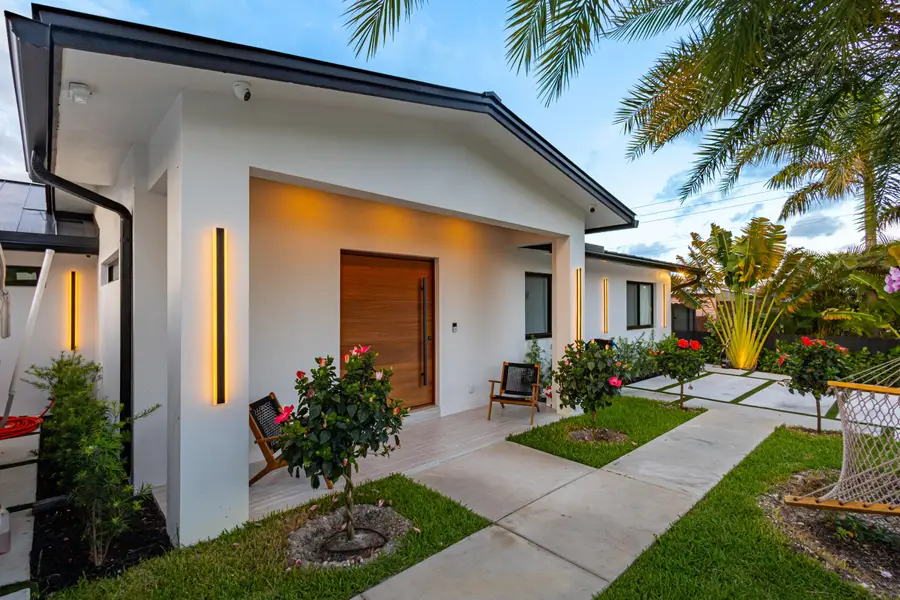 807 Hollywood Place, West Palm Beach, FL 33405 - #2