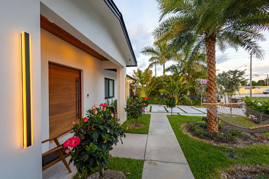 807 Hollywood Place, West Palm Beach, FL 33405 - #3