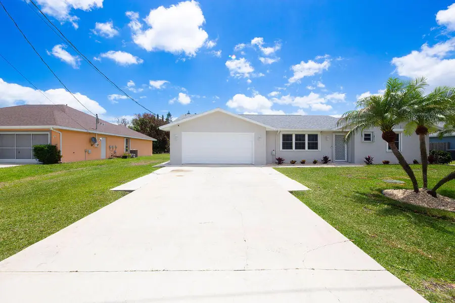 2592 SE Grand Drive, Port Saint Lucie, FL 34952 - #3