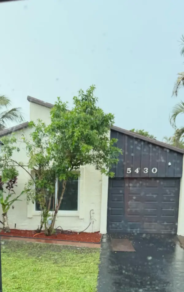 5430 Mirror Lakes Boulevard, Boynton Beach, FL 33472