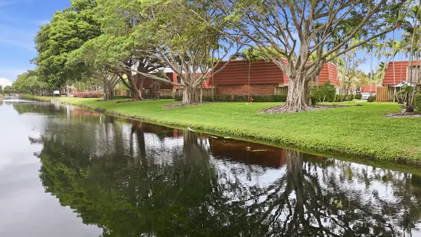 9972 NW 6th Court, Plantation, FL 33324