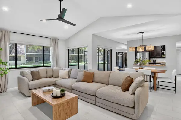 5530 Coach House Circle #A, Boca Raton, FL 33486