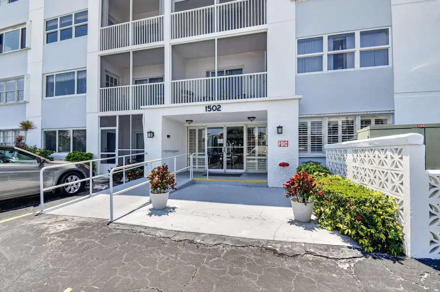 1502 S Lakeside Drive #214, Lake Worth Beach, FL 33460 - #3