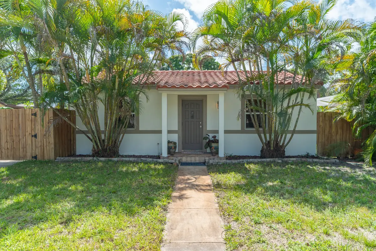 820 SW 18th Court, Fort Lauderdale, FL 33315 - #1