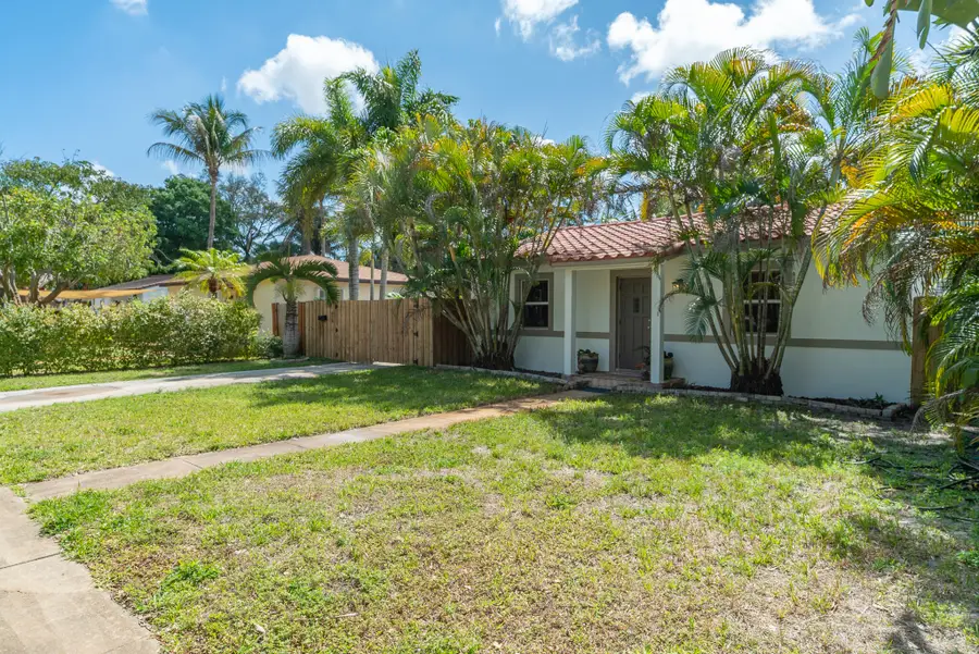 820 SW 18th Court, Fort Lauderdale, FL 33315 - #2