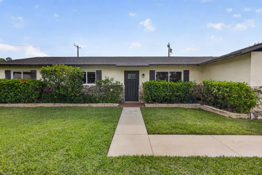 9820 Jonquil Circle N, Palm Beach Gardens, FL 33410 - #2