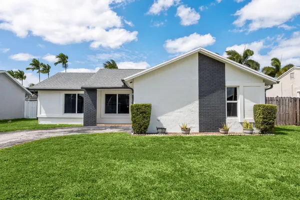 11831 NW 38th Place, Sunrise, FL 33323