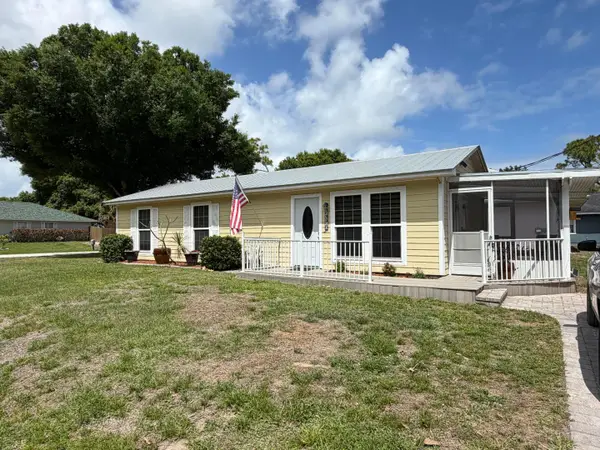 2326 SW 15th St Street Sw, Vero Beach, FL 32962