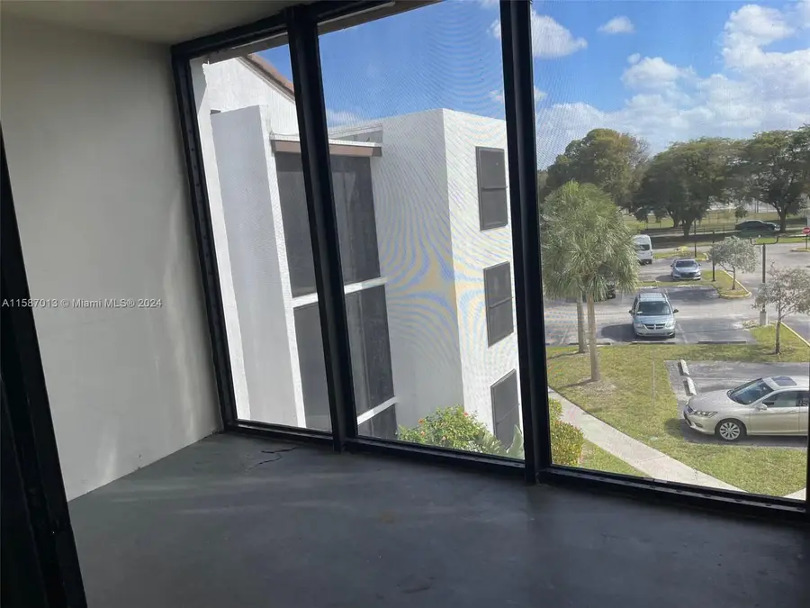 212 Lake Pointe Drive #313, Oakland Park, FL 33309 - #2