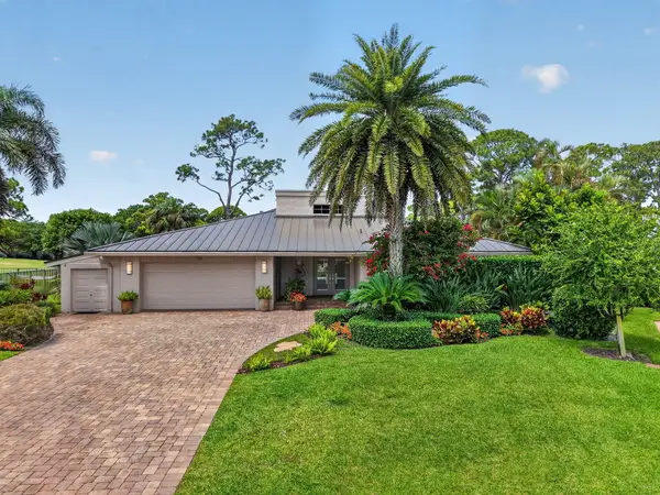 706 Foxpointe Circle, Delray Beach, FL 33445