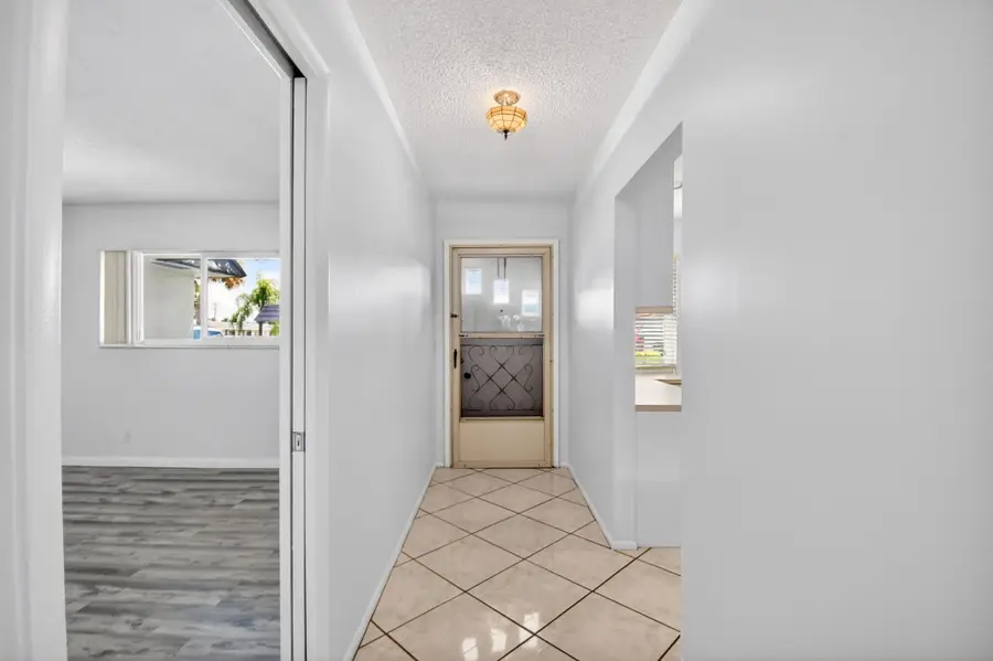 2886 E Fernley Dr Drive E #9, West Palm Beach, FL 33415 - #3