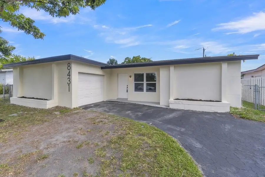 8431 NW 27th Place, Sunrise, FL 33322 - #2