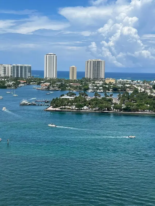 2640 Lake Shore Drive #1811, Riviera Beach, FL 33404