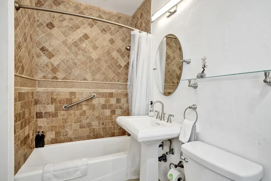 530 NE 11th Avenue, Fort Lauderdale, FL 33301 - #2