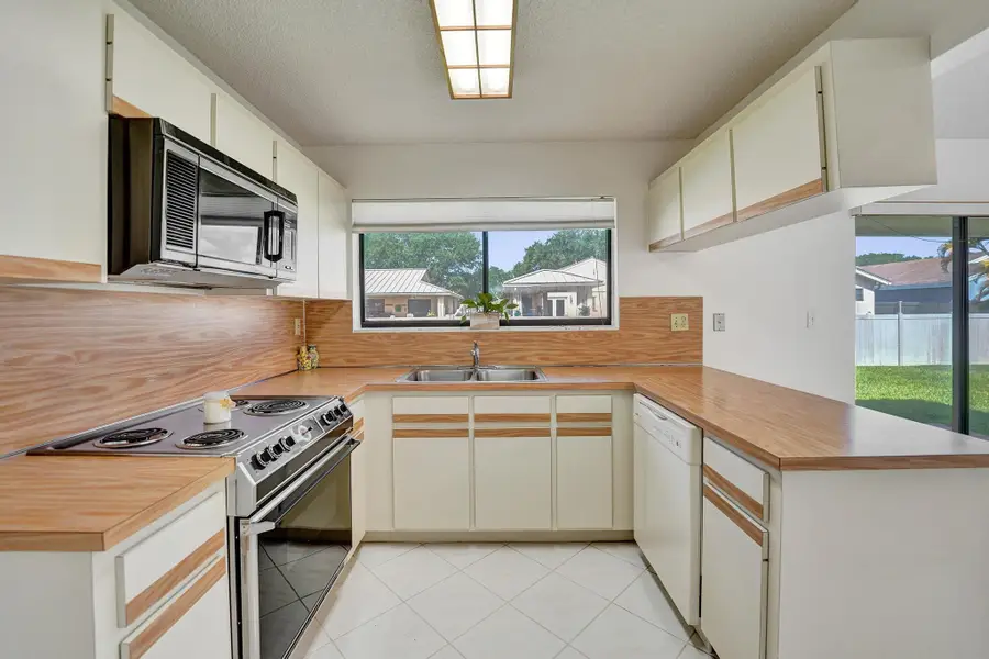5521 SW 114 Avenue, Cooper City, FL 33330 - #3