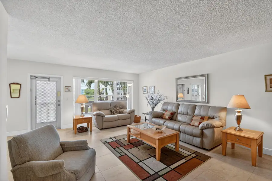 202 Wellington D, West Palm Beach, FL 33417 - #2