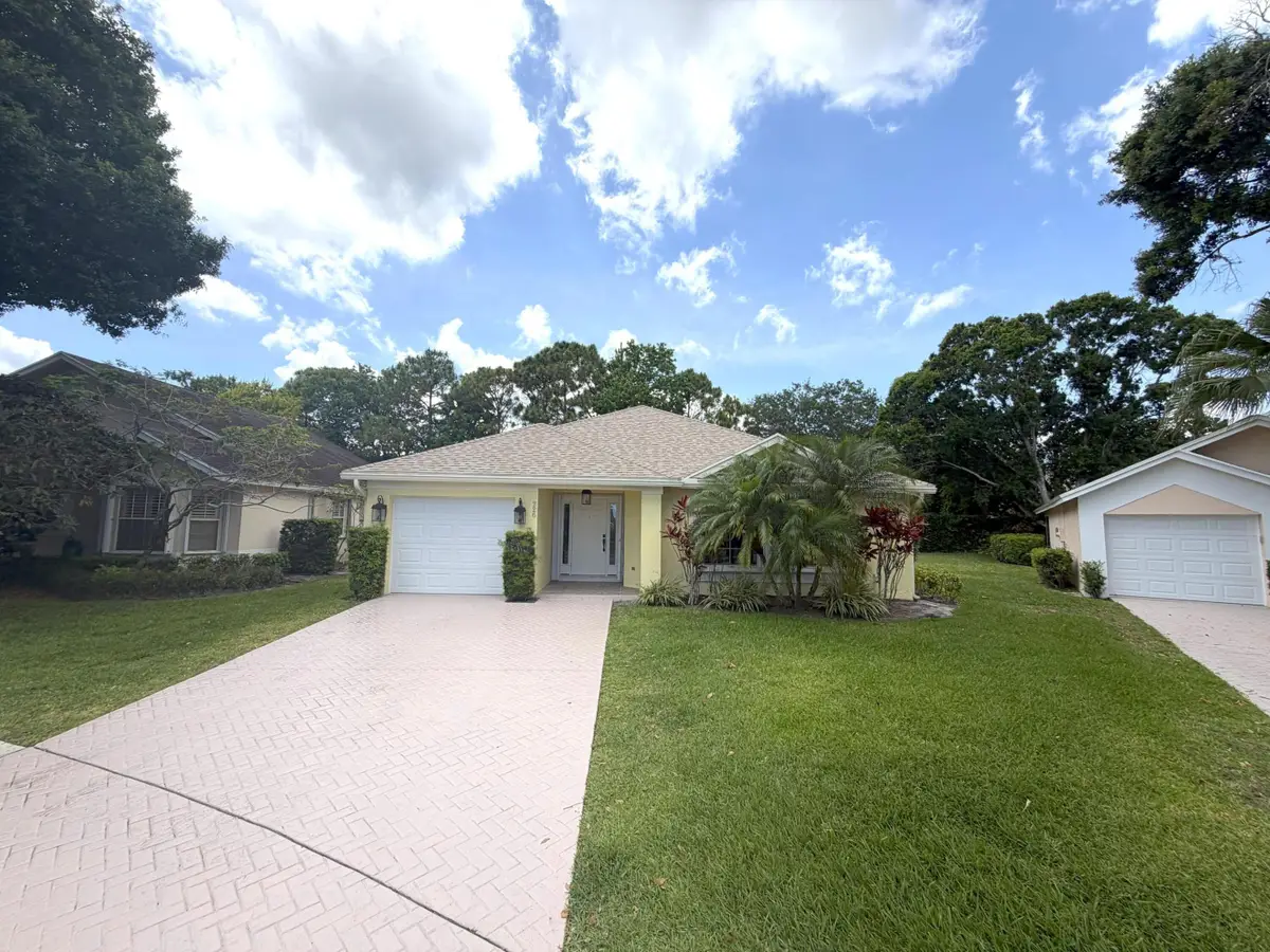 226 Moccasin Trail W, Jupiter, FL 33458 - #1