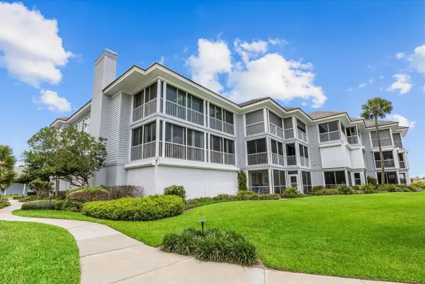 1903 Bay Road #206, Vero Beach, FL 32963