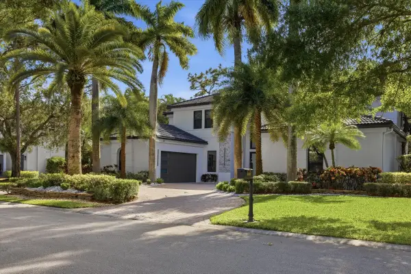 6005 Pinewood Avenue, Parkland, FL 33067