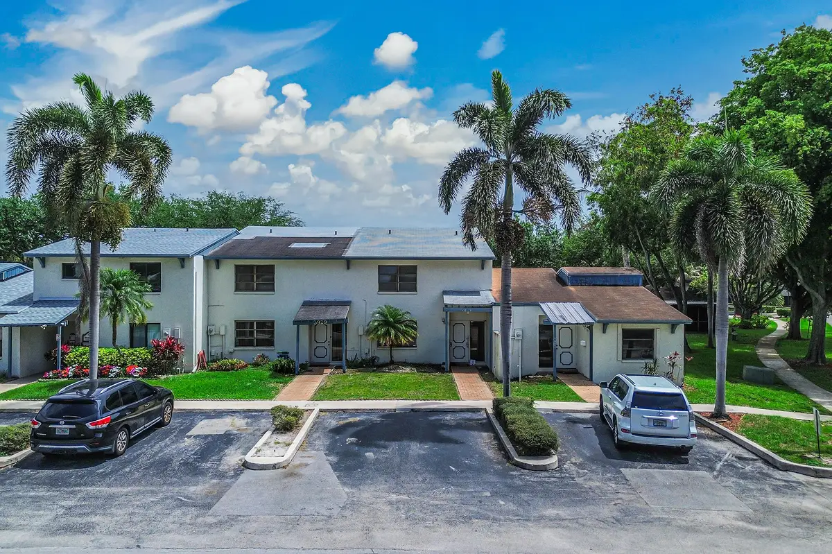 4003 W Woodscape Drive #2-k, Miramar, FL 33023 - #1