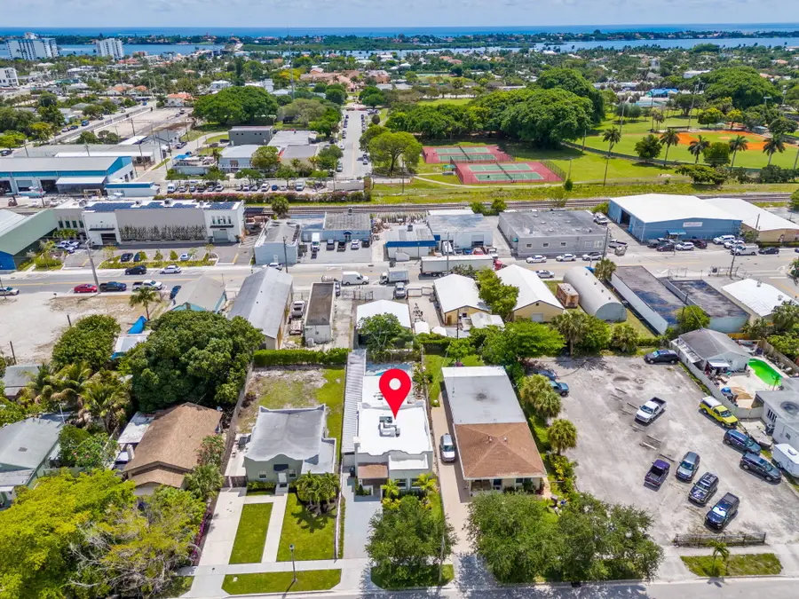 4324 Garden Avenue, West Palm Beach, FL 33405 - #2