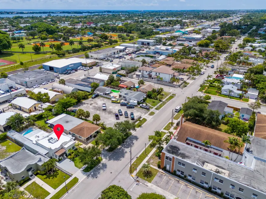 4324 Garden Avenue, West Palm Beach, FL 33405 - #3