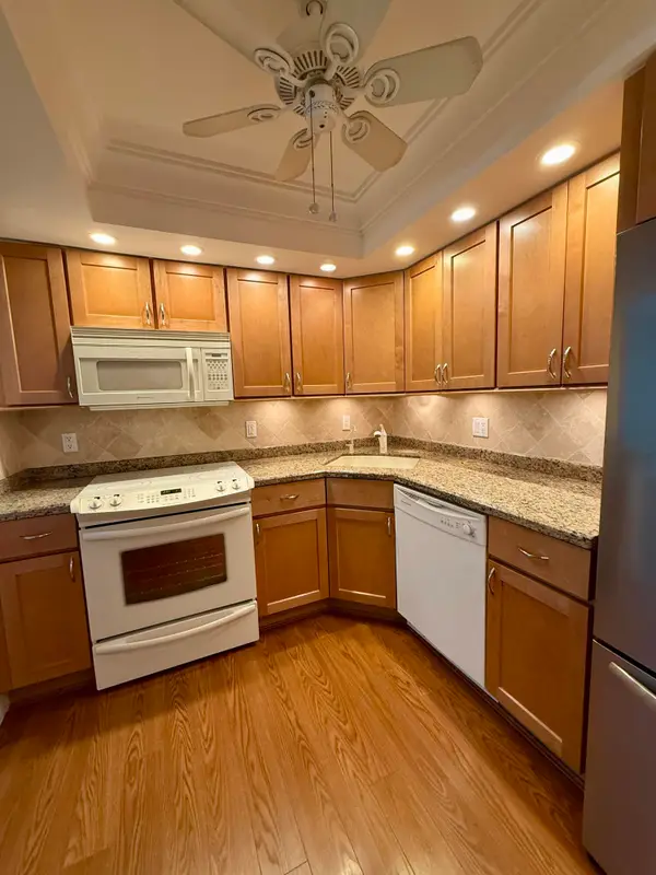 101 Briny Avenue #906, Pompano Beach, FL 33062