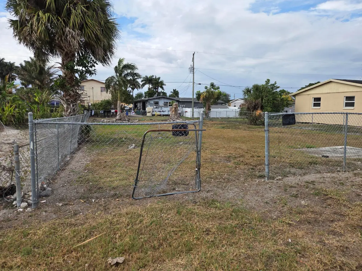 640 SW 6th Street, Belle Glade, FL 33430 - #1
